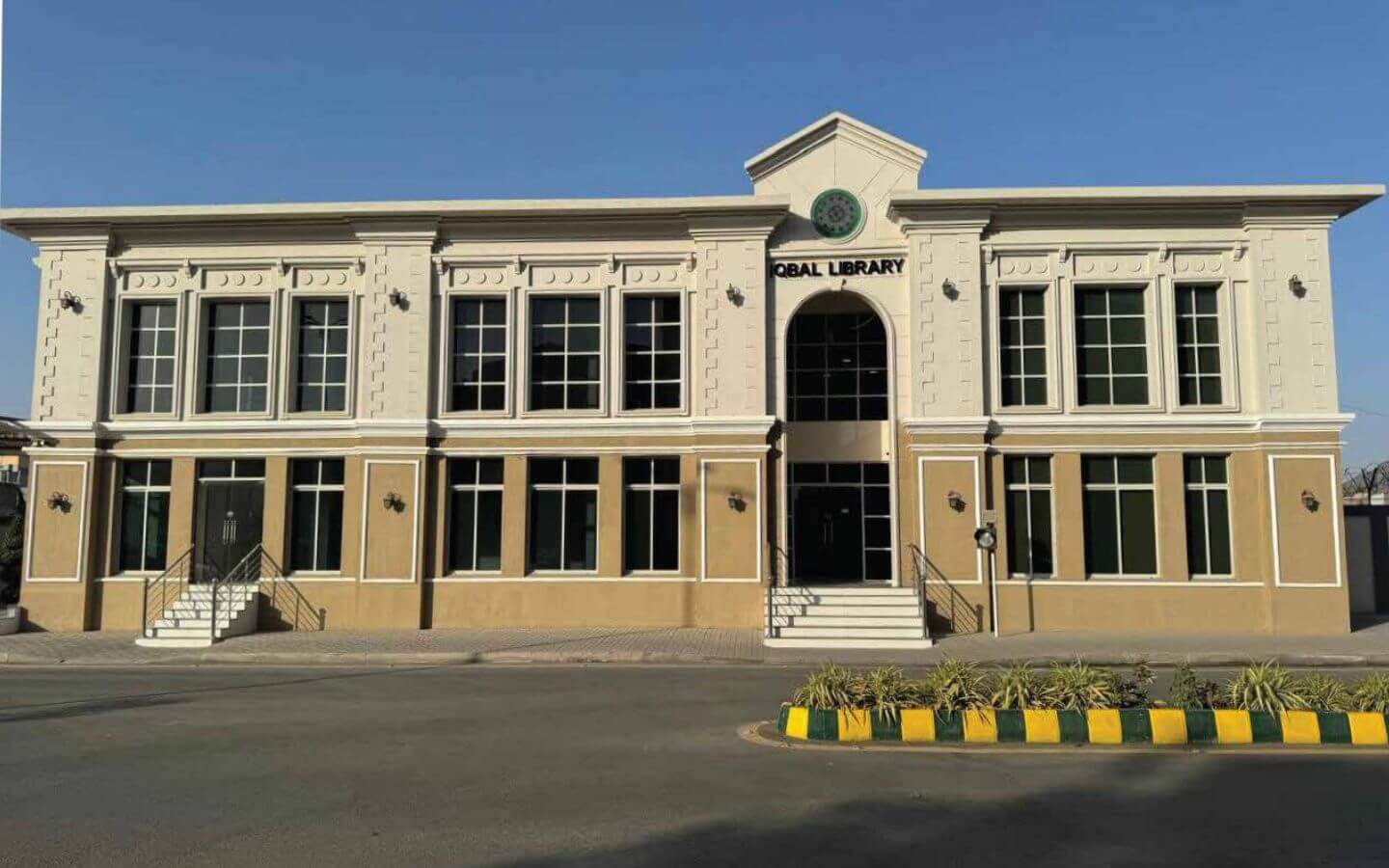 Book Luxury Apartments in Askari 4 Karachi - MaxX Capitals